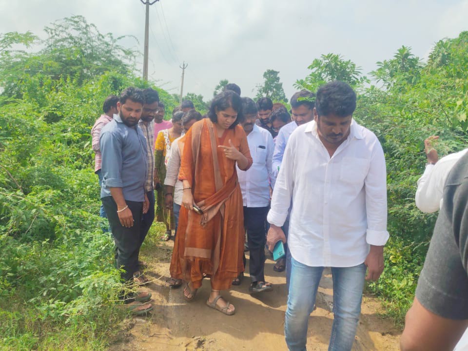 గోకవరం మండలంలో పర్యటించిన కలెక్టర్