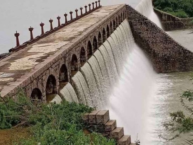 పోచారం ప్రాజెక్టులోకి 591 క్యూసెక్కుల వరద