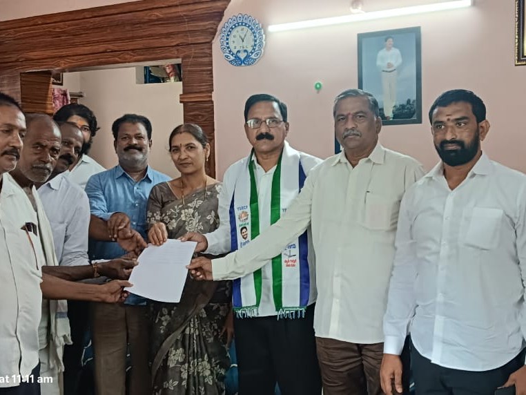 కొత్తవలసలో కోటి సంతకాల సేకరణ కార్యక్రమం