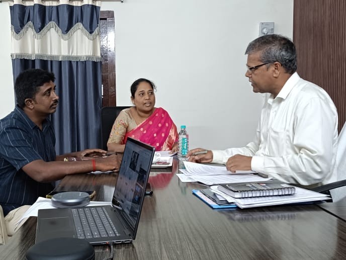 జడ్పీ సీఈవో రవికుమార్ నాయుడు ఆకస్మిక తనిఖీ