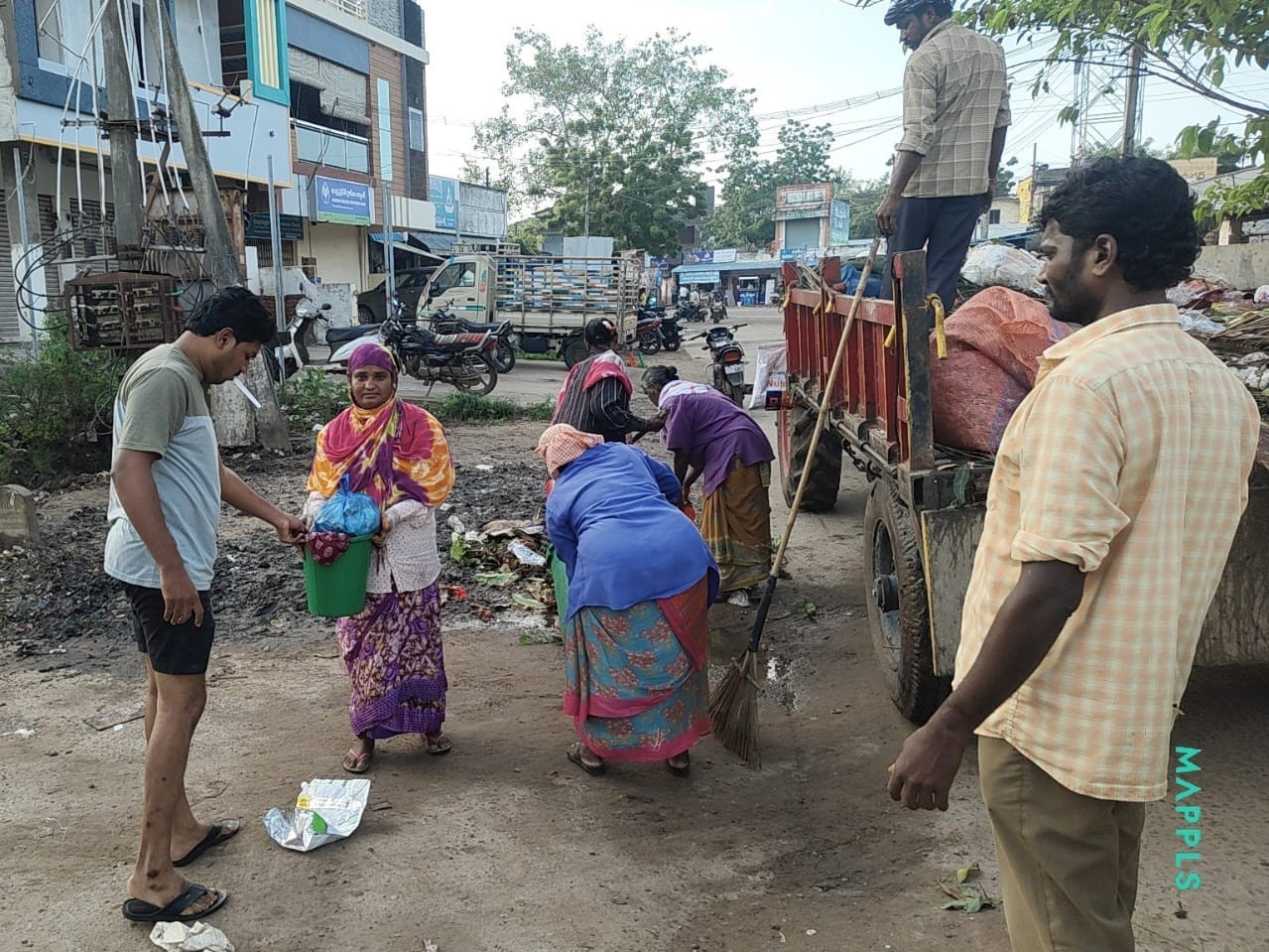ముమ్మరంగా చెత్త తొలగింపు పనులు
