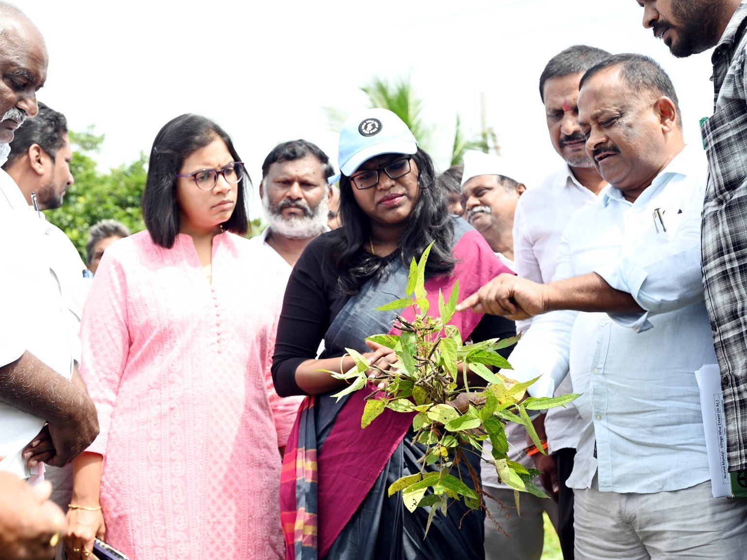 ప్రతి రైతును ఆదుకుంటాం: కలెక్టర్