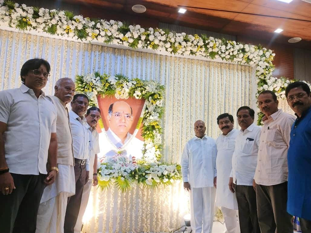 చందన బ్ర‌ద‌ర్స్ వ్య‌వ‌స్థాప‌కుడికి ఘ‌న నివాళి