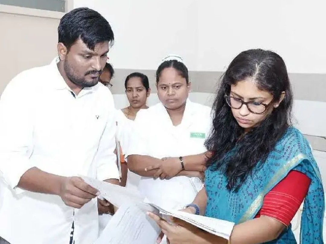 కమ్యూనిటీ హెల్త్ సెంటర్‌ను తనిఖీ చేసిన కలెక్టర్