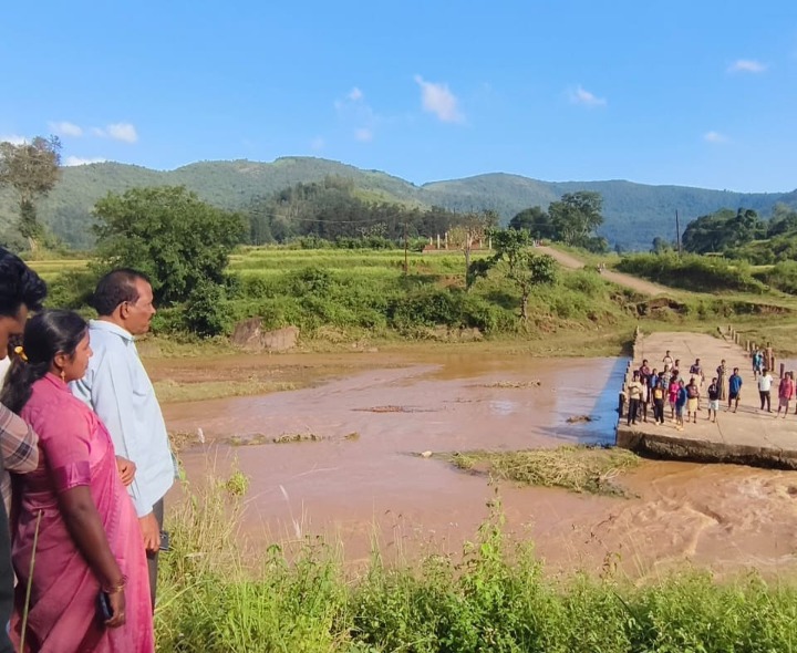 రోడ్డు నిర్మించారు.. వంతెన మరిచారు: ఎమ్మెల్యే
