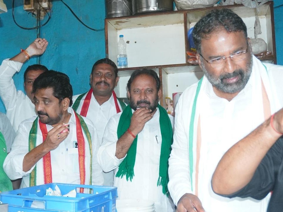 ఎన్నికల ప్రచారంలో పాల్గొన్న ఎమ్మెల్యే రాందాస్ నాయక్