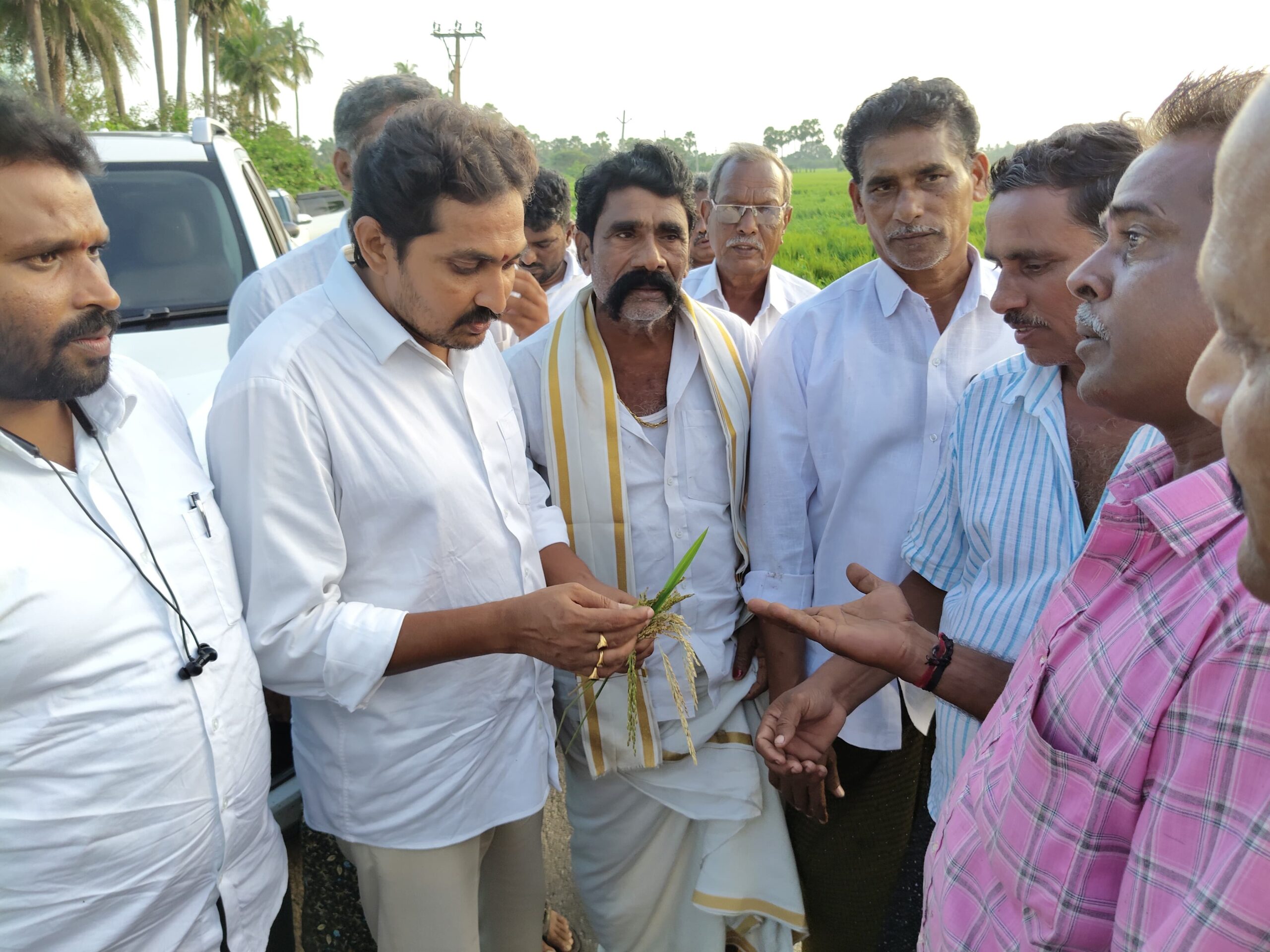 ‘రైతులను ప్రభుత్వం తక్షణమే ఆదుకోవాలి’