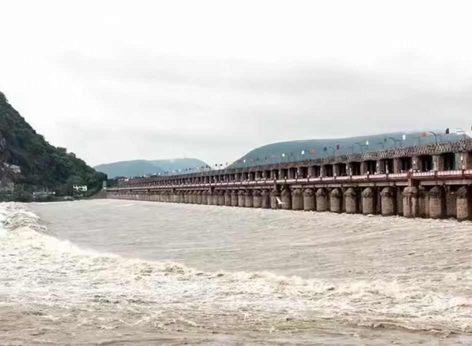 కృష్ణా నదికి పెరుగుతున్న వరద ఉద్ధృతి