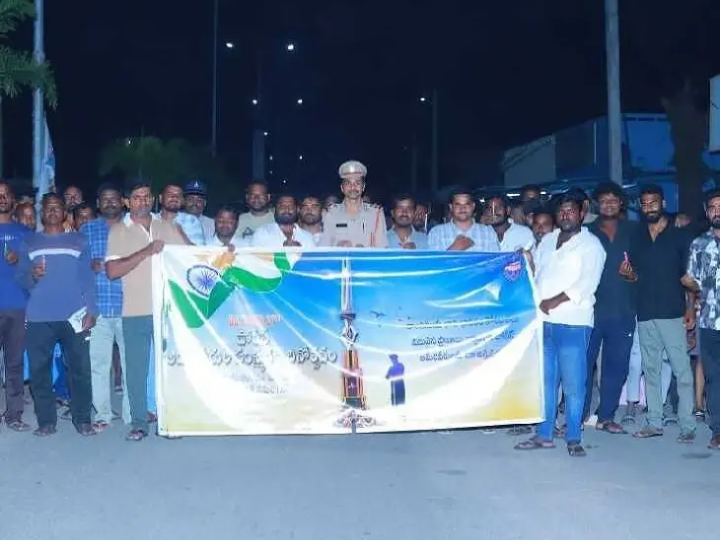 పోలీస్ ఆధ్వర్యంలో కొవ్వొత్తుల ర్యాలీ