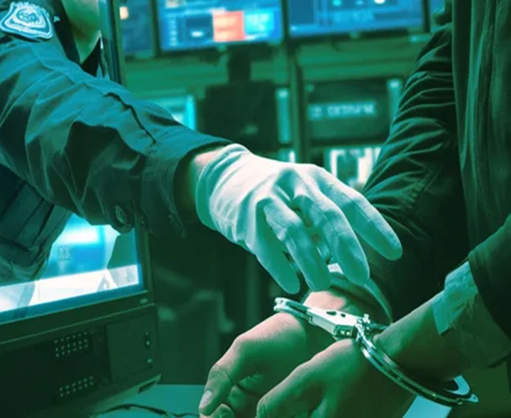 వృద్ధుడికి రూ.51 లక్షలు టోకరా!