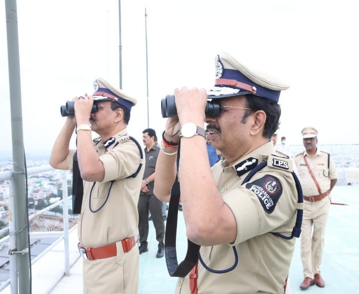 కమాండ్ కంట్రోల్ సెంటర్‌ను సందర్శించిన డీజీపీ