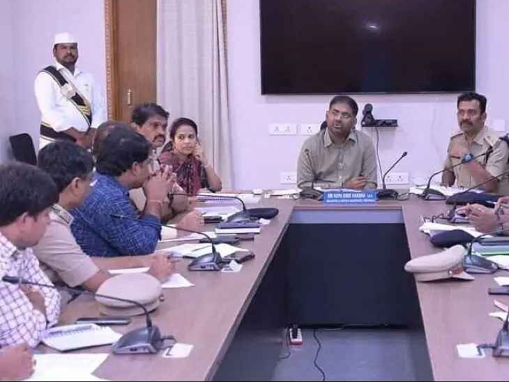 ‘ట్రాఫిక్ నియంత్రణ రోడ్డు విస్తరణకు చర్యలు వేగవంతం చేయాలి’