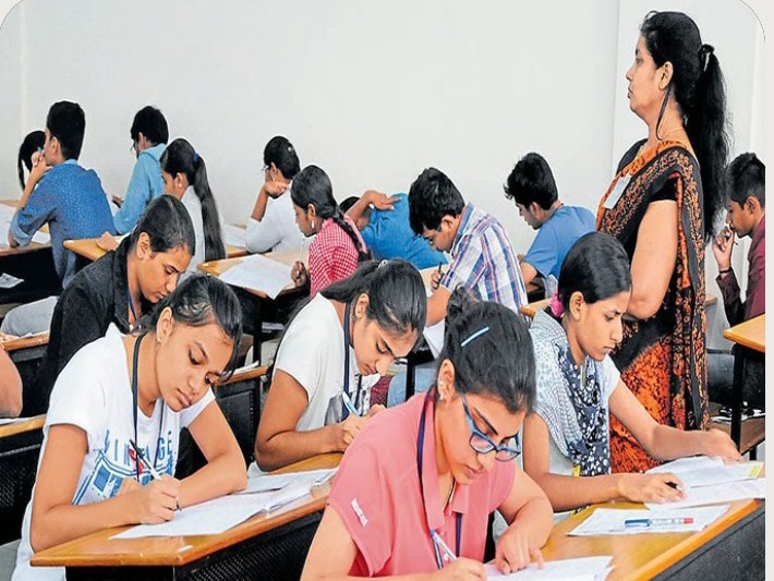 ‘నేటితో ఇంటర్ పరీక్ష ఫీజుకు గడువు పూర్తి’