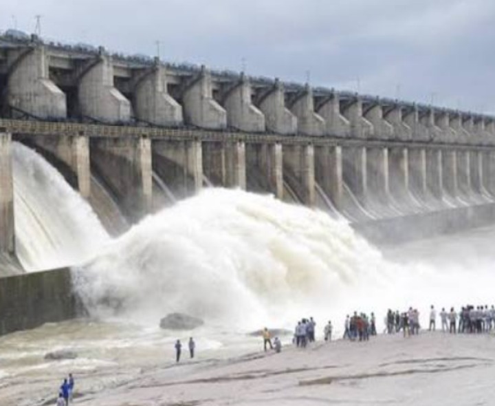 శ్రీ రాంసాగర్ ప్రాజెక్ట్ 16 గేట్ల ద్వారా నీటి విడుదల