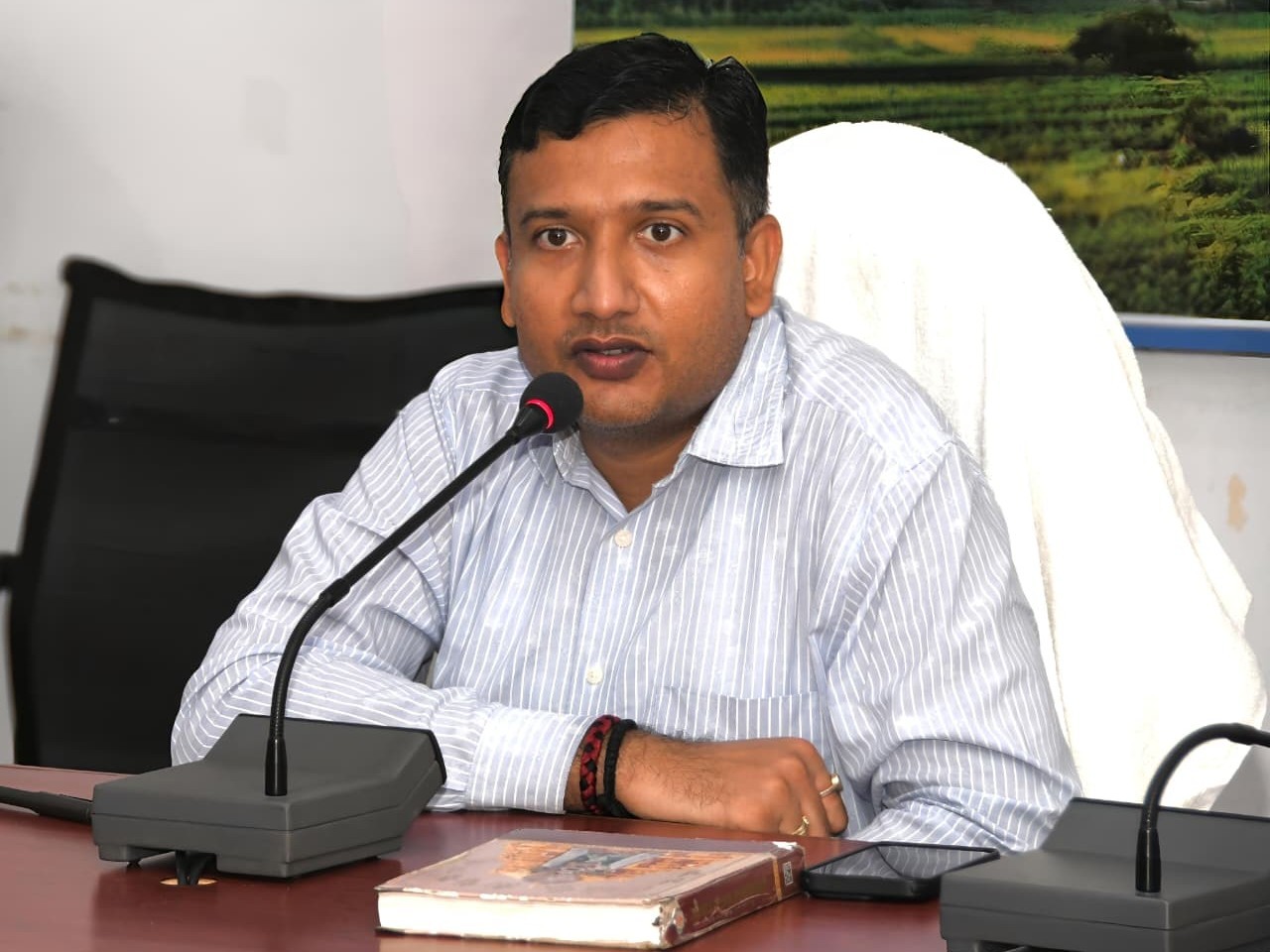 ‘విద్యార్థులకు చదువుతోపాటు మౌలిక వసతులు అందించాలి’