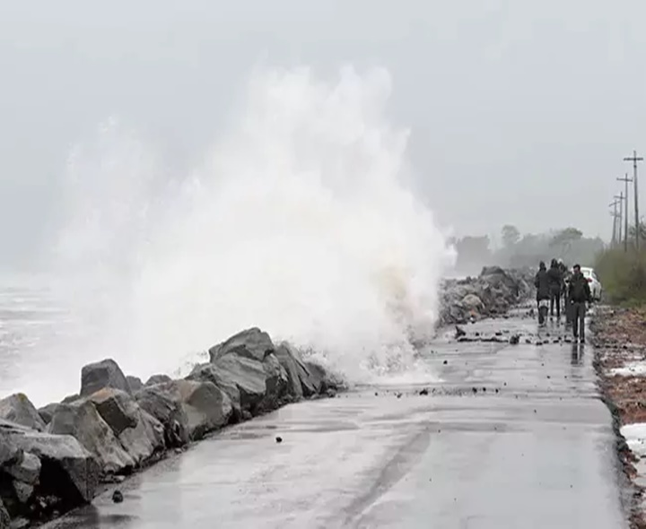 మరింత బలహీనపడిన ‘మొంథా’ తుఫాన్