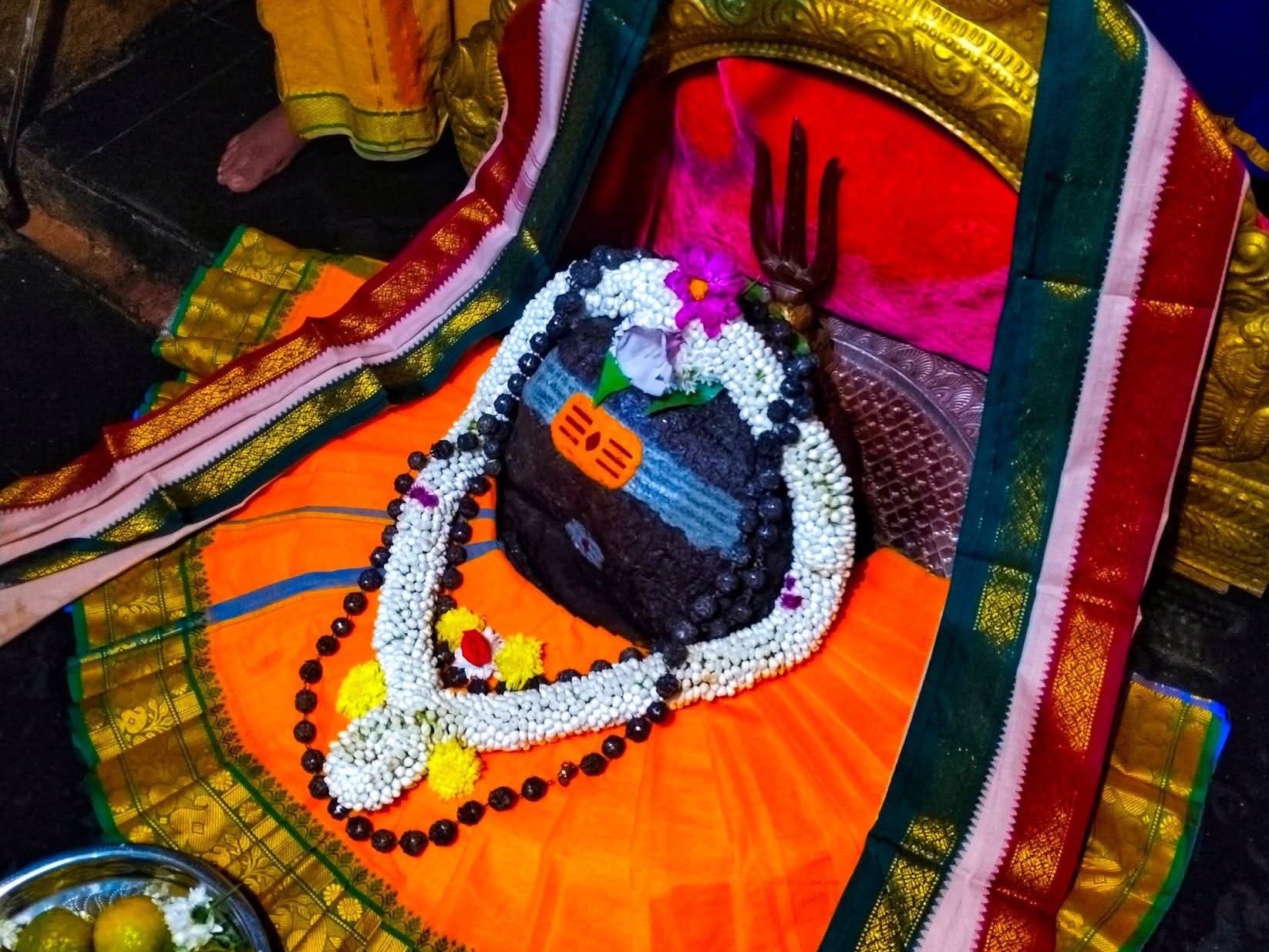 ప్రత్యేక అలంకరణలో బుగ్గ రామలింగేశ్వర స్వామి దర్శనం