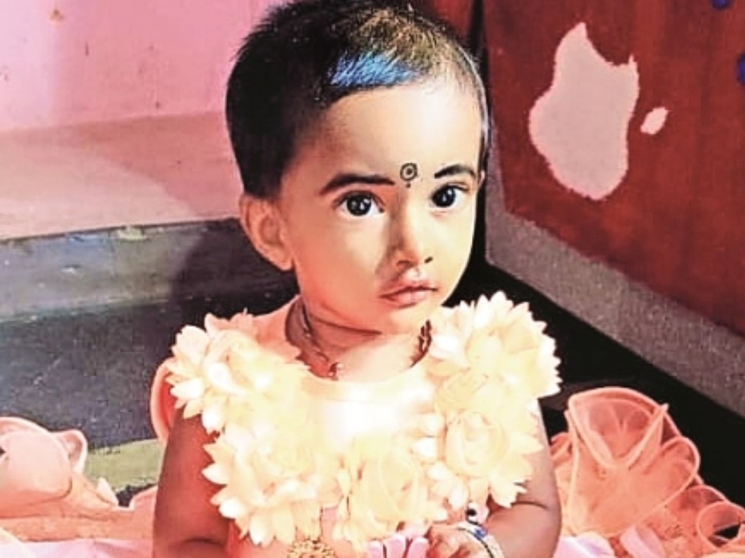 నీటి బకెట్‌లో పడి చిన్నారి మృతి