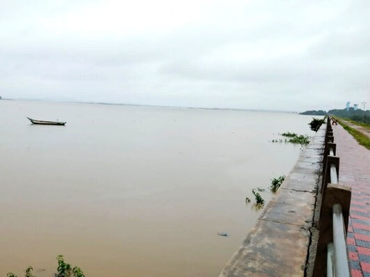 తగ్గుతున్న వైరా రిజర్వాయర్ నీటిమట్టం