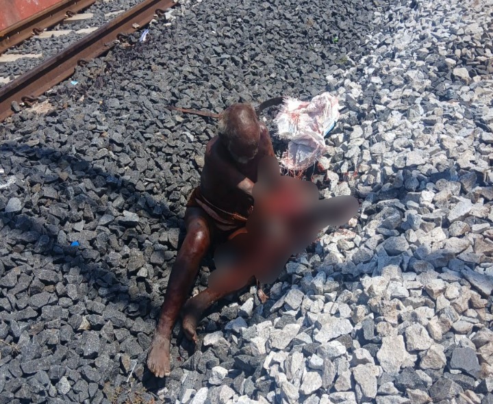 రైలు నుంచి జారిపడి వృద్ధుడికి గాయాలు