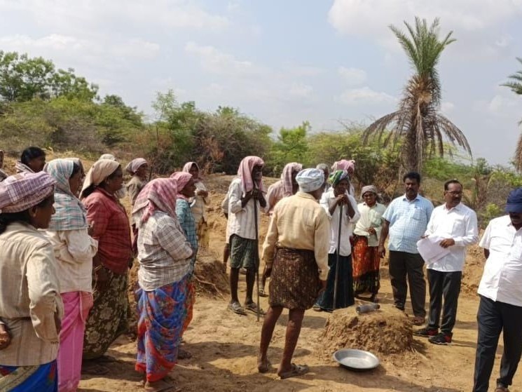 ‘ఉపాధి కూలీలు ఈ-కేవైసీ చేయించాలి’