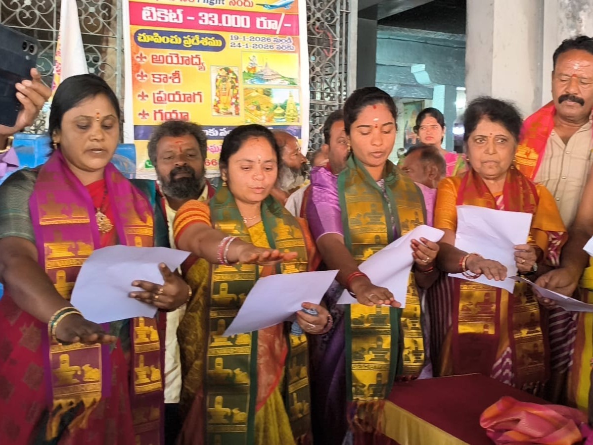 ‘ఆలయ అభివృద్ధికి కృషి చేస్తాం’