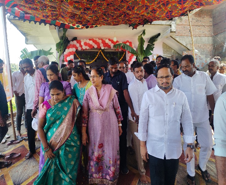 ‘యువత వ్యాపారవేత్తలుగా మారాలి’