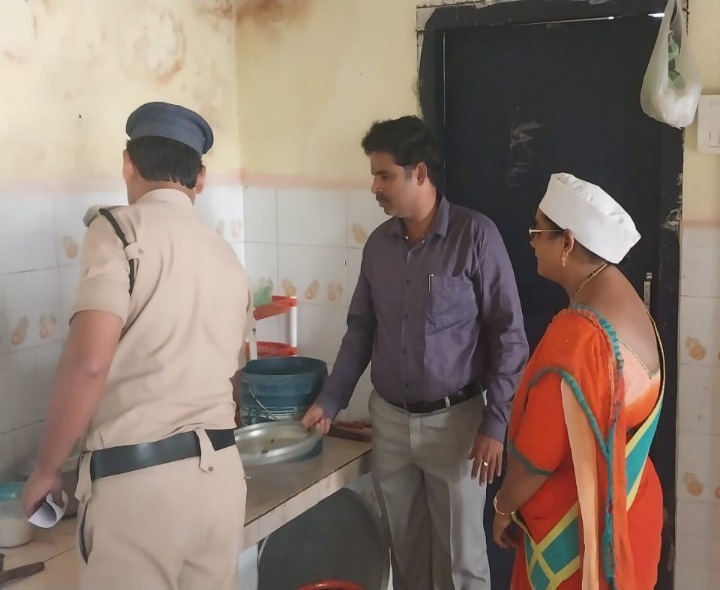 చీపురుపల్లి సబ్ జైల్‌లో ఆకస్మిక తనిఖీ