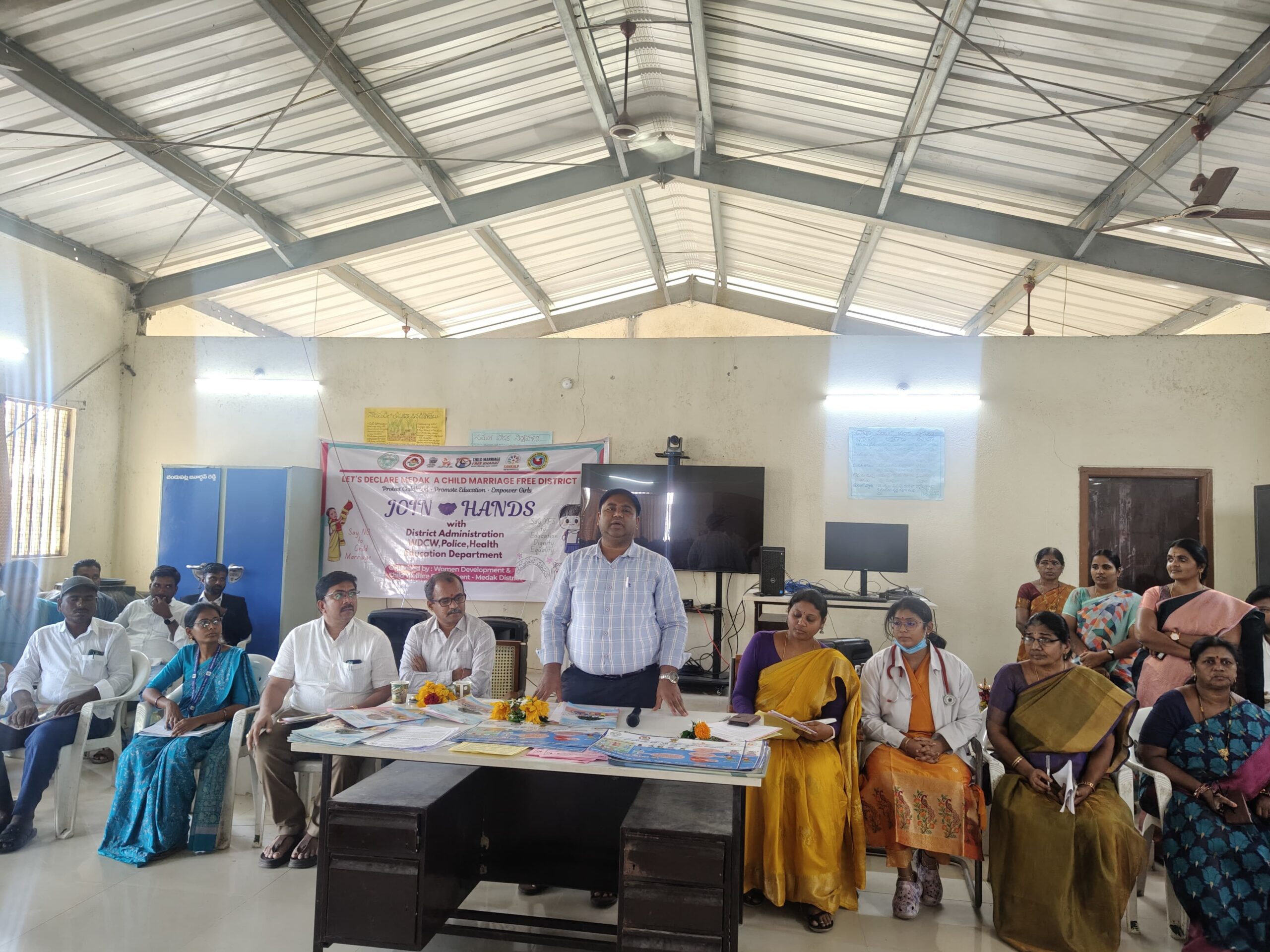 బాల్యవివాహాలు జరగకుండా చూడాలి: కలెక్టర్