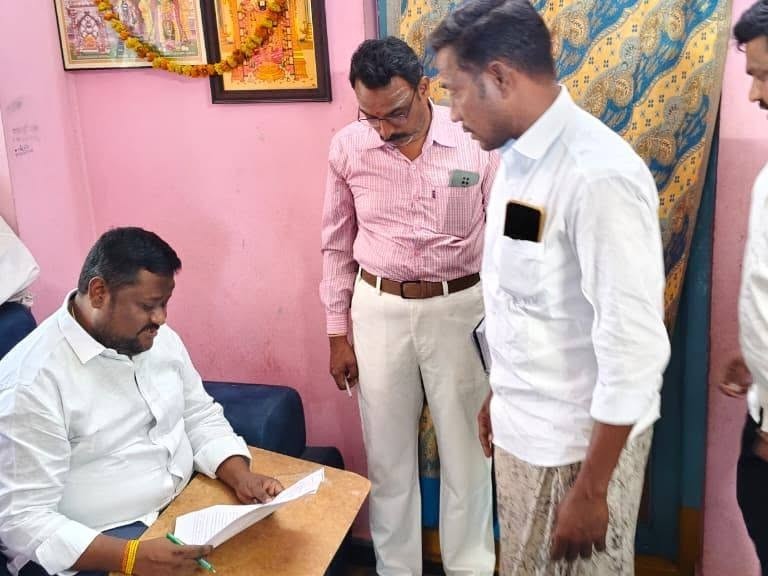 ప్రజా సమస్యలే పరిష్కారం ధ్యేయం: ఎమ్మెల్యే