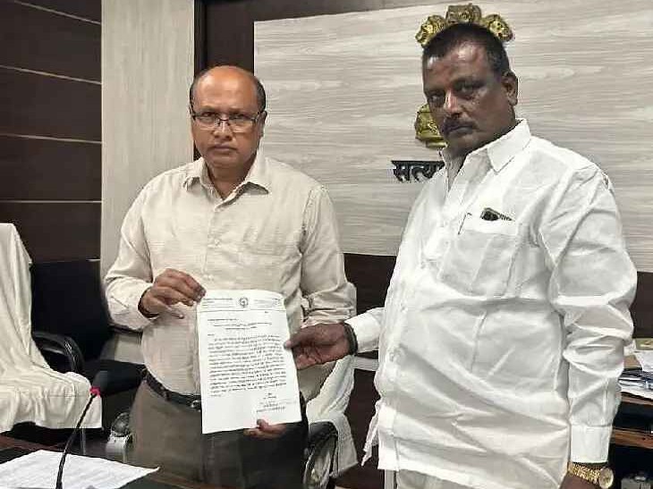 సివిల్ సప్లై డిప్యూటీ తహసీల్దార్‌పై ఫిర్యాదు