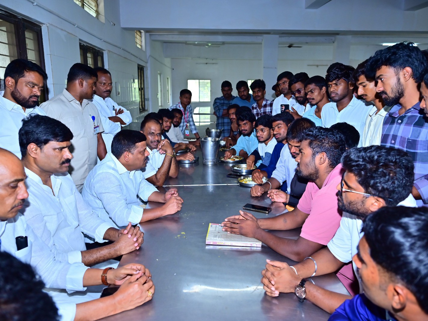 పాలమూరు యూనివర్సిటీని సందర్శించిన ఎమ్మెల్సీ