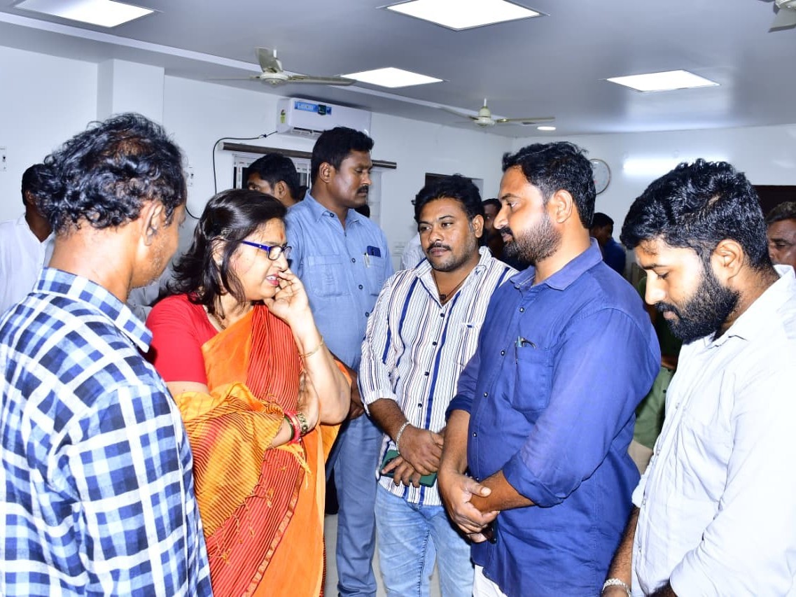 ఎమ్మెల్యేను కలిసిన ప్రెస్ క్లబ్ కమిటీ సభ్యులు