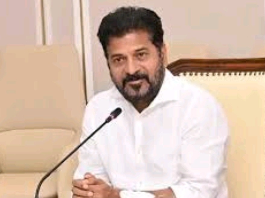 జిల్లా అధికారులకు సెలవు రద్దు చేసిన రాష్ట్ర సీఎం