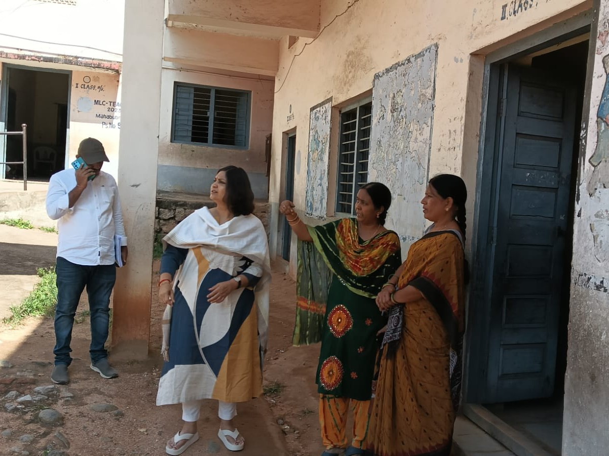 మాడ్రన్ హైస్కూల్‌ను ఆకస్మికంగా తనిఖీ చేసిన కలెక్టర్