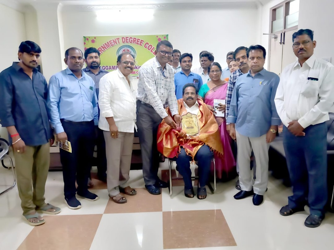 రాష్ట్ర ఆర్యవైశ్య డెవలప్‌మెంట్ కార్పొరేషన్ డైరెక్టర్‌కు సన్మానం