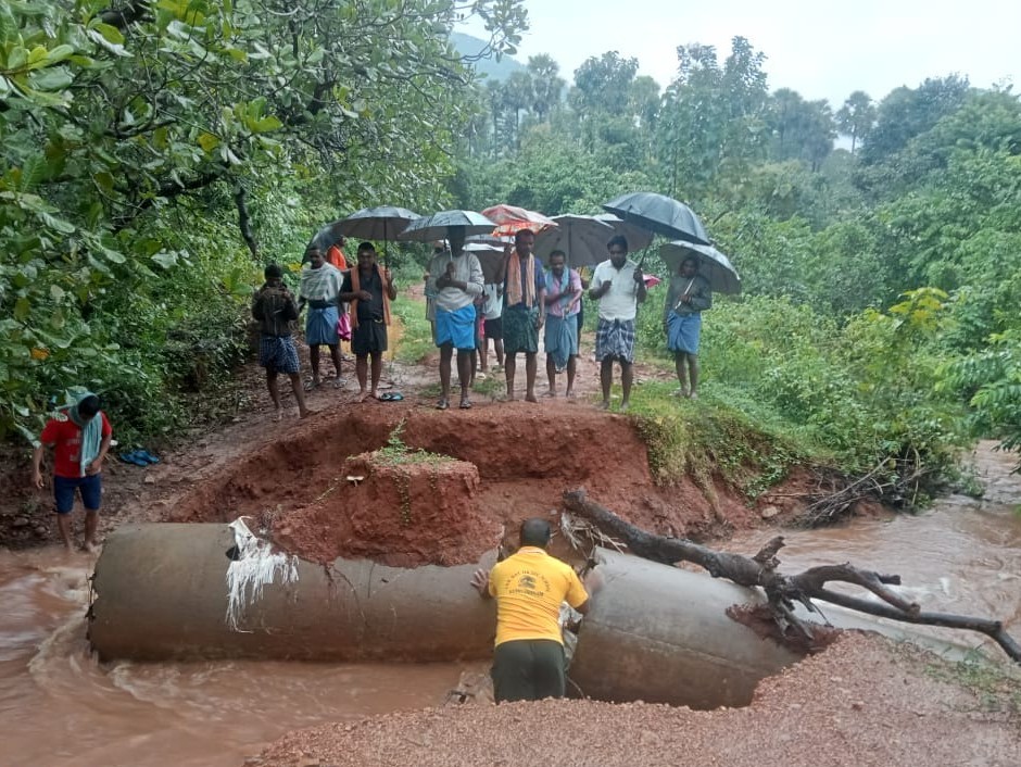 ‘వంతెన నిర్మాణం చేపట్టాలి’