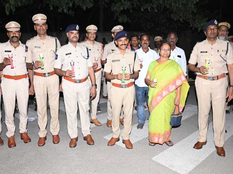 క్యాండిల్​ ర్యాలీలో పాల్గొన్న సీపీ సాయిచైతన్య