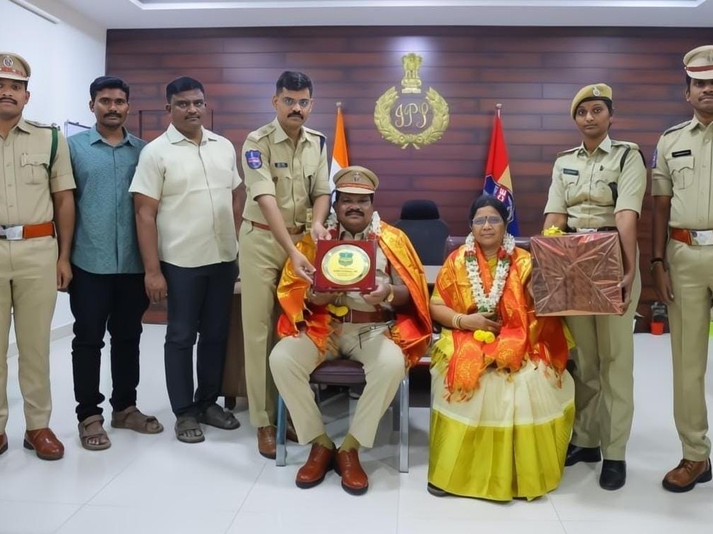 పదవి విరమణ పొందిన RSI కి ఎస్పీ సన్మానం