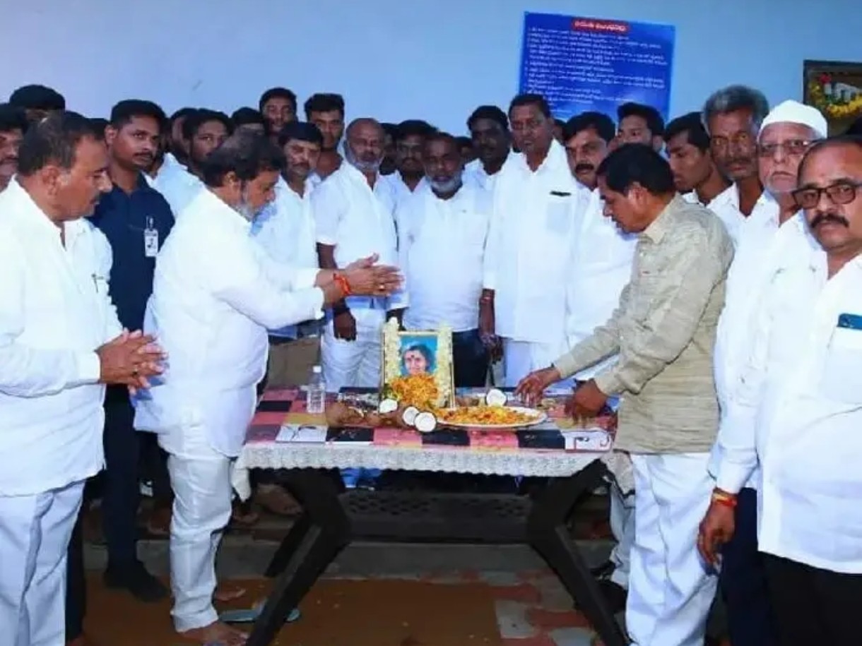 మెదక్ జిల్లా ఇందిరా గాంధీని మర్చిపోదు : మంత్రి