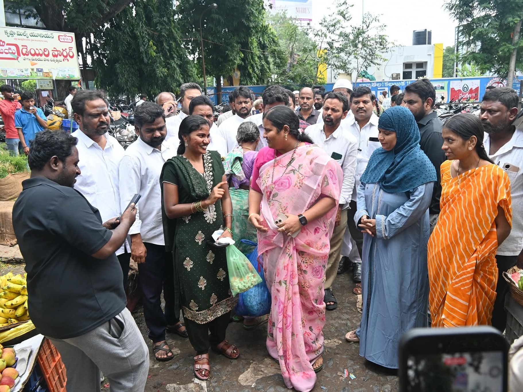 అధికారుల తీరుపై నూరీఫాతీమా ఆగ్రహం