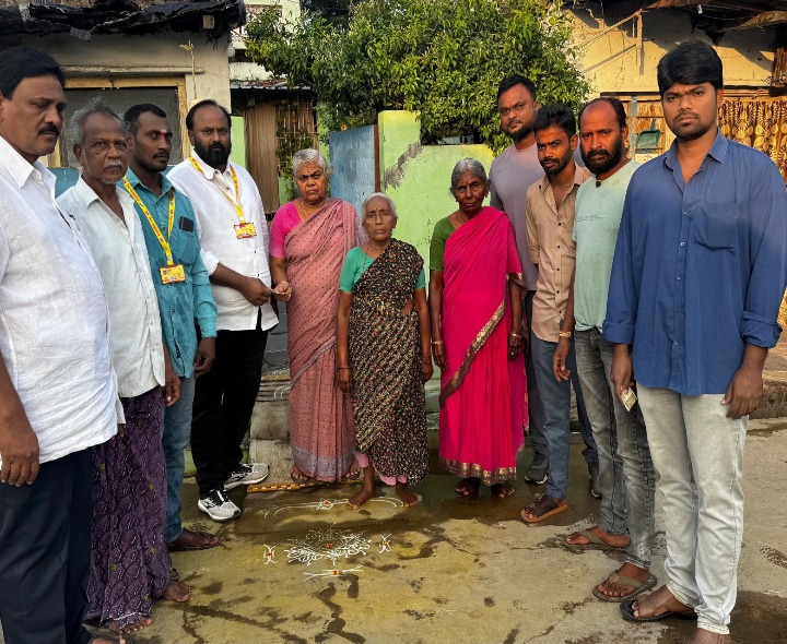 తెల్లవారకముందే ఇంటింటికి పెన్షన్లు