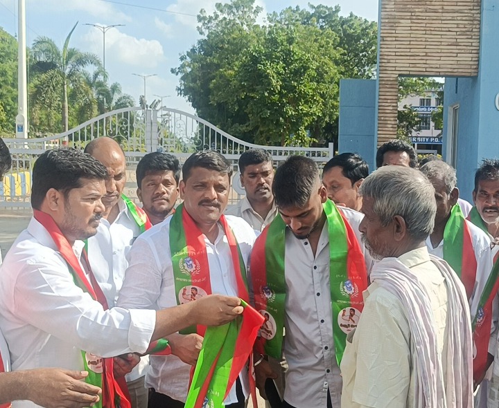 ‘బీసీల రిజర్వేషన్లను సాధించుకోవాలి’