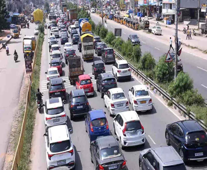 BIG ALERT: హైవేపై భారీగా ట్రాఫిక్‌జామ్‌