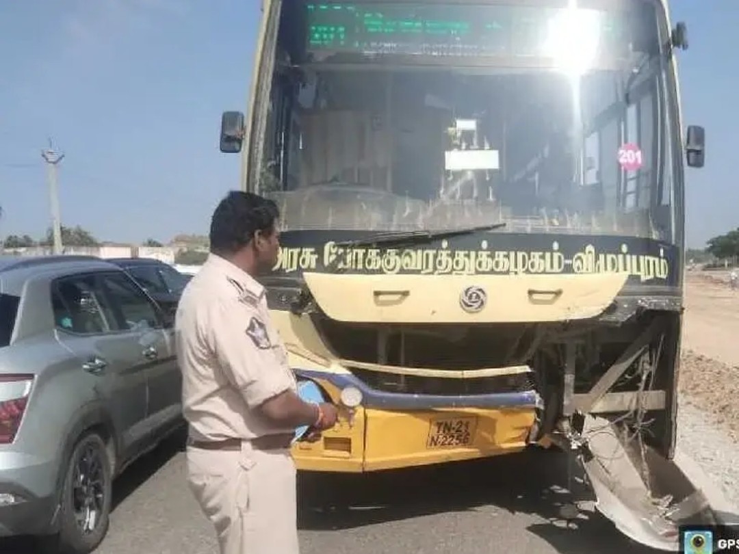 నగరిలో తమిళనాడు బస్సు – కారు ఢీ