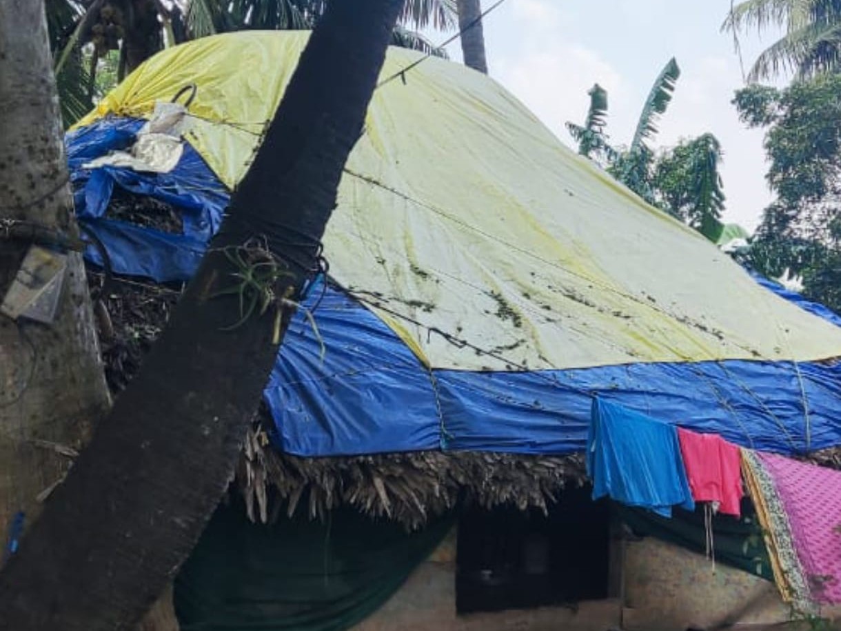 తుఫాన్ పరిహార సాయం పంపిణీలో గోల్ మాల్.!