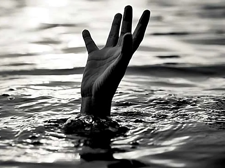విషాదం.. స్నానానికి వెళ్లి నలుగురు యువతులు మృతి