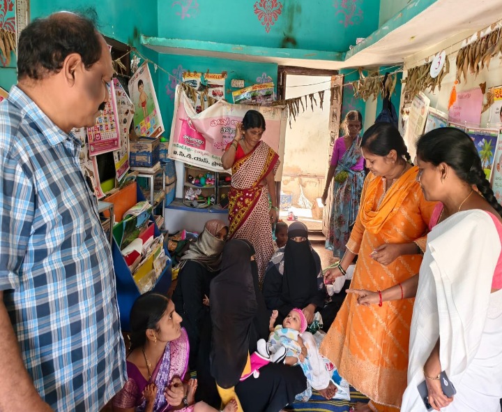 వ్యాధి నిరోధక టీకాల ప్రక్రియను పరిశీలించిన డీఐవో