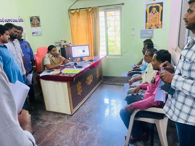 స్కూల్ బస్సుల భద్రతపై అవగాహన