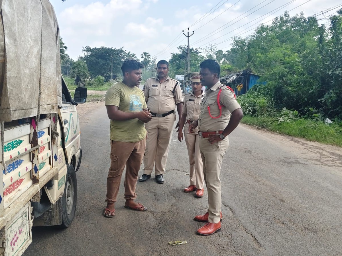 నేషనల్ హైవేపై స్పెషల్ డ్రైవ్ నిర్వహించిన పోలీసులు